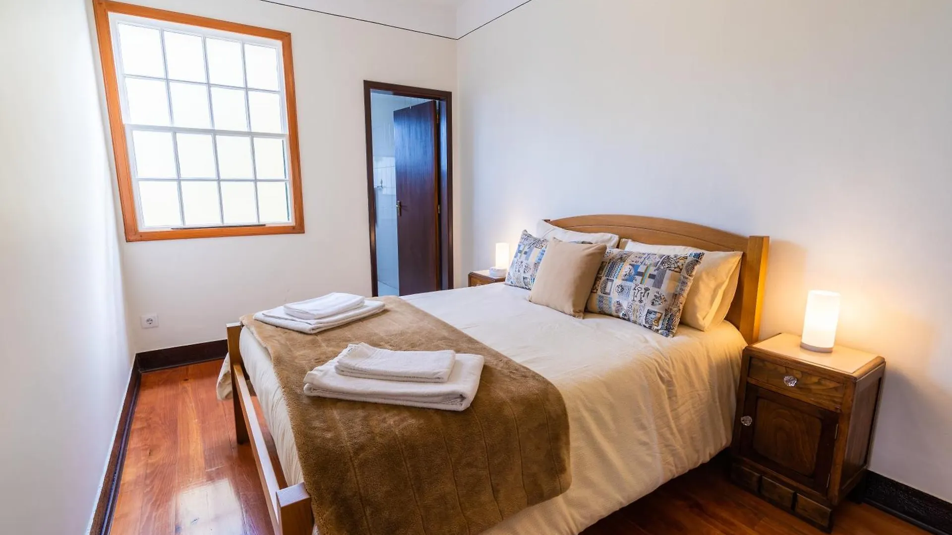 Sleep Among The Bananas! Rustic Cottage With Trails At Your Doorstep 蓬他达维托亚 葡萄牙