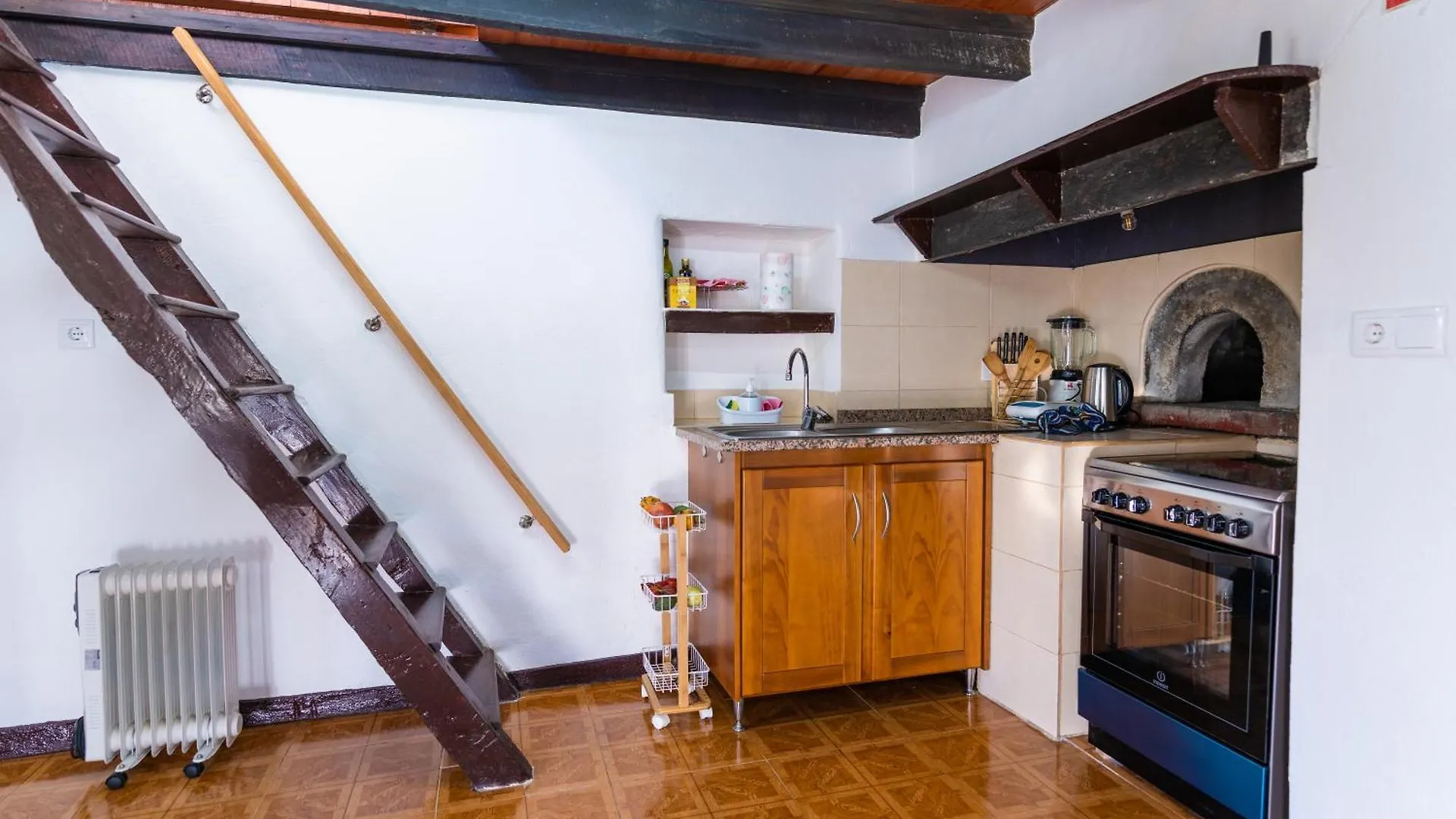 Sleep Among The Bananas! Rustic Cottage With Trails At Your Doorstep 蓬他达维托亚 度假居